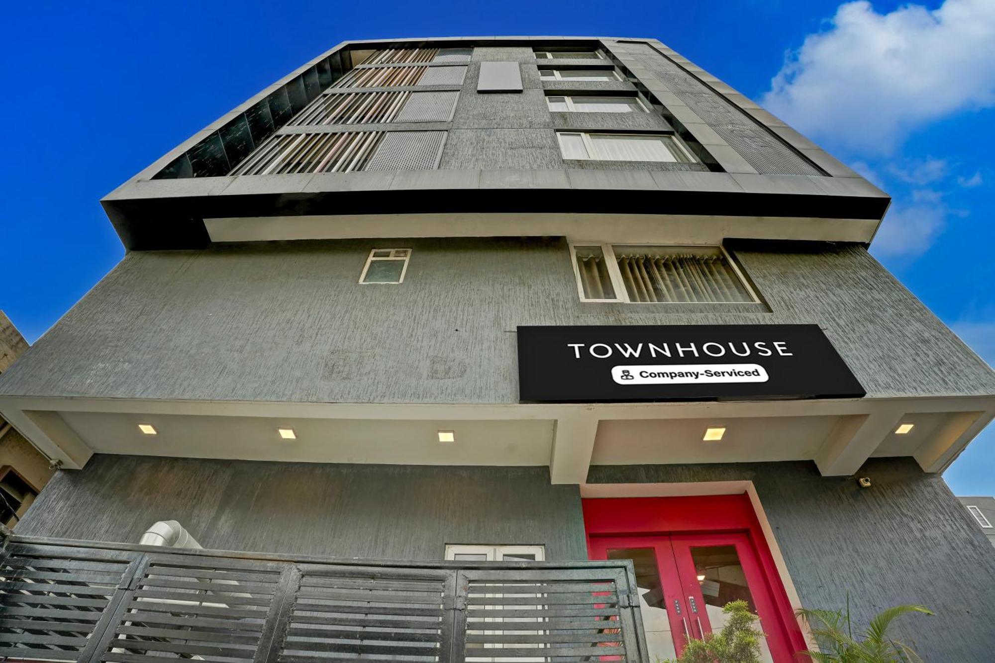 Super Townhouse Ulsoor Near Halasuru Metro Station Bangalore Exterior photo